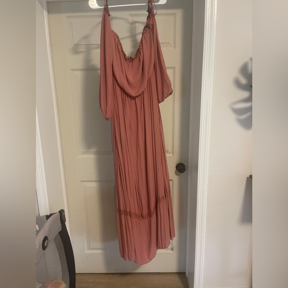 Boho maxi dress w/ on or off the shoulder w/ fitted bell type long sleeve